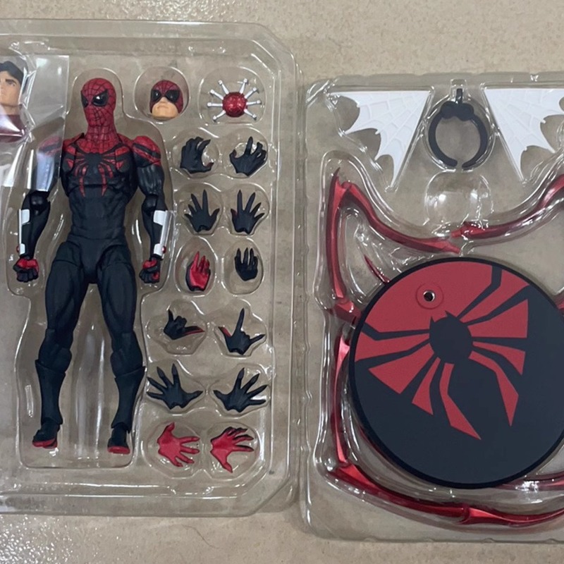 Model Kit Thousand Sunny - Figurka kolekcjonerska Hot Toys Superior Spider-Man