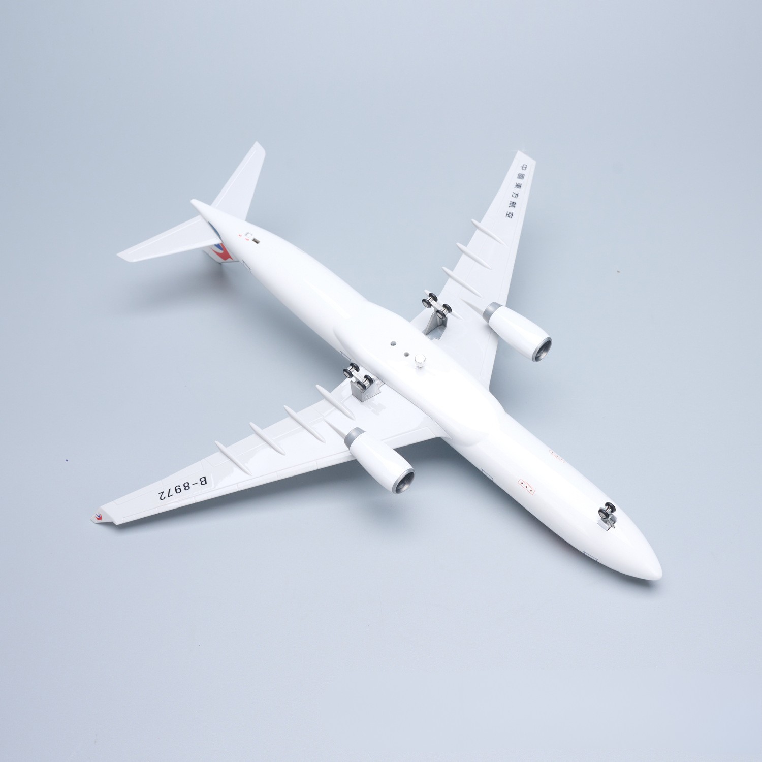Model samolotu China Eastern A – Model Kit China recenzja i cena