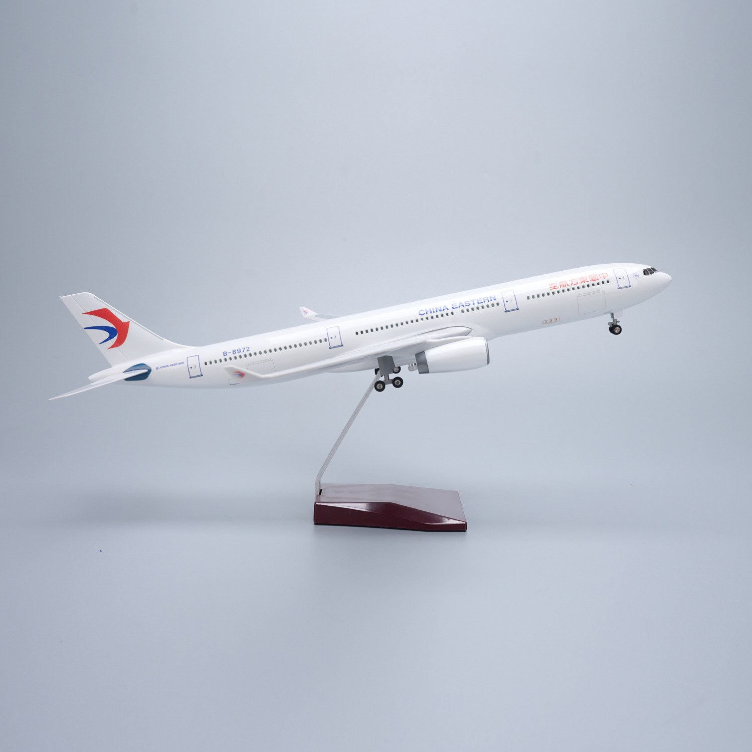 Model samolotu China Eastern A – Model Kit China recenzja i cena