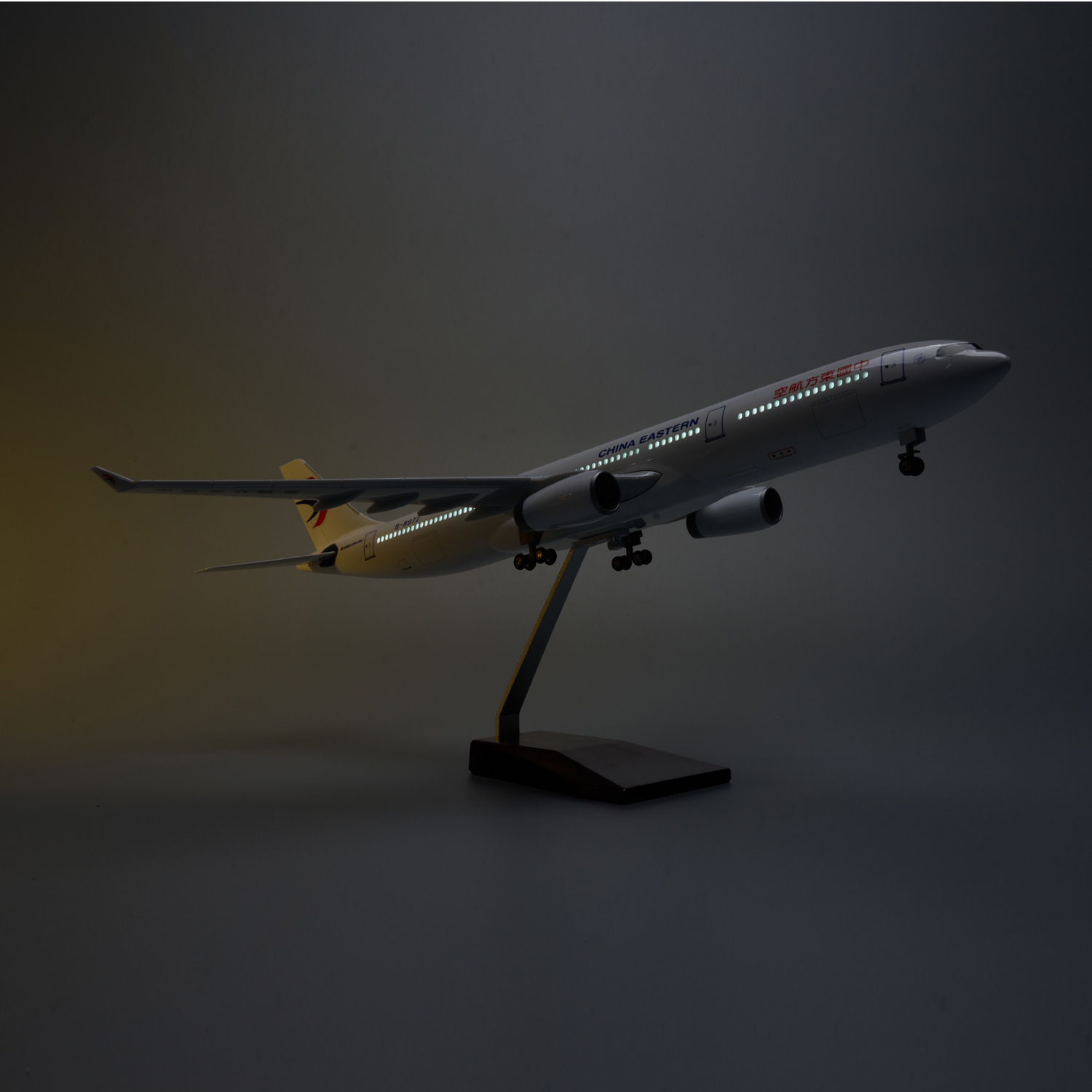 Model samolotu China Eastern A – Model Kit China recenzja i cena