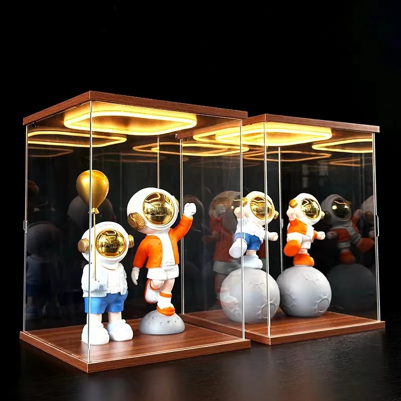 Aksamitna szklana witryna akry – Model Kit Display Case recenzja i cena