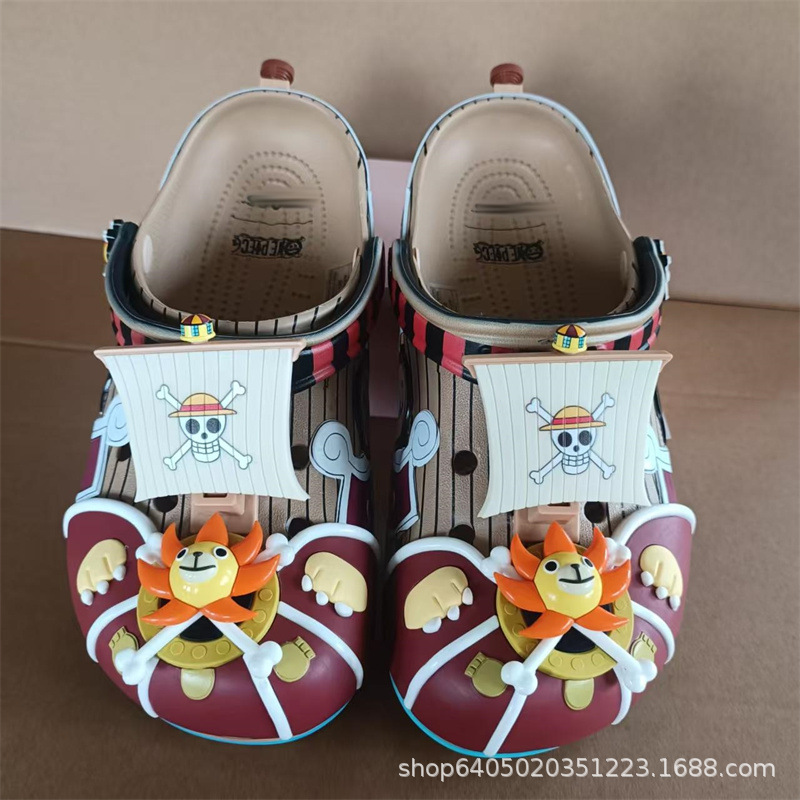 Klapki z nadrukiem statek Thou – Model Kit Thousand Sunny recenzja i cena